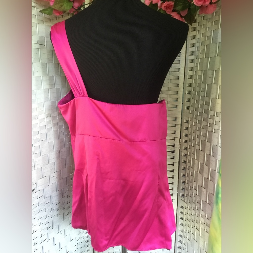 💖See New Listing 💖 Ann Taylor Loft Fuchsia Magenta One Shoulder Top 14   NWT - Picture 3 of 9